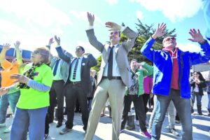 Autoridades dan el vamos a programa  “Chile celebra el verano” con colorida fiesta