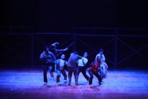 Lleno total del Teatro Municipal en homenaje a Víctor Jara
