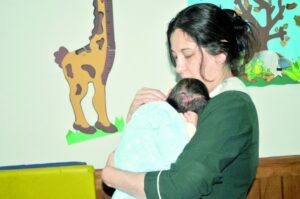 Estudio observará adaptación de niños en las salas cunas