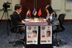 El chileno Cristobal Henríquez derrotó a la campeona mundial de ajedrez