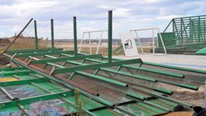 Desarman multicancha construida en terreno de comunidad religiosa