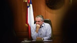 Fiscalía investiga a Pedro Sabat por presuntas irregularidades en licitación de la basura