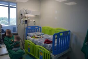Hospital Base de Valdivia emite comunicado respecto de situación por falta de oncólogo en Magallanes