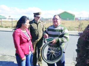 Con puerta a puerta buscan prevenir robo de vehículos