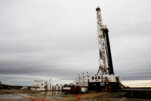 ENAP Magallanes detiene 49 pozos  petroleros por crisis en precio del crudo