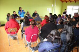Autoridades junto a los vecinos de huertos familiares buscan una solución.