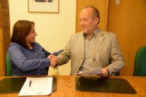 ENAP aportará implementos deportivos y capacitará  a porvenireños