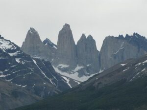 Director nacional de Conaf aseguró que aplicarán sistema de reservas en el Paine