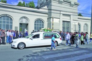 Despidieron a pintor que fue atropellado por bus Movigas