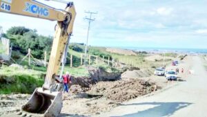 Retroexcavadora cortó cables y causó corte de energía