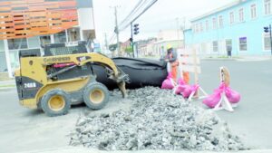 Intensos trabajos en la reparación de otros hoyos