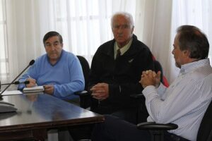 Seremi de Vivienda defiende aprobación de  edificio, mientras concejales interponen recurso