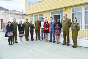 Sernam entregó reconocimiento a suboficial mayor de Carabineros