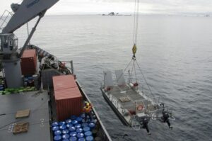 Armada apoyó la construcción de plataforma de medición de ozono en la Antártica