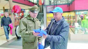 Carabineros realizó campaña  para prevenir hurtos