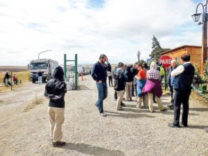 Turistas acusan demora de hasta  cuatro horas en paso a Torres del Paine