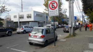 El mal uso de estacionamientos de discapacitados en Punta Arenas