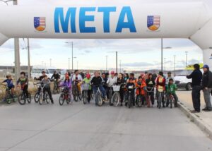 Cerca de 100 personas participaron de cicletada familiar
