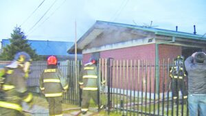 Investigan intencionalidad en incendio de vivienda que se encontraba desocupada