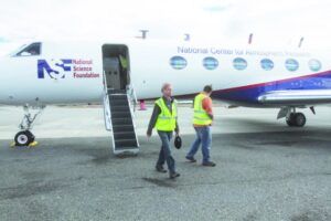 Científicos estadounidenses medirán  emisiones de CO2 en avión de la NASA