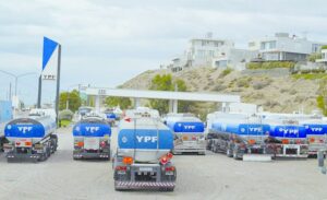 Peligro por desabastecimiento de combustible en Santa Cruz