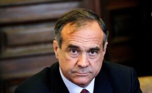 “La DC no puede subcontratar o externalizar su candidatura presidencial”