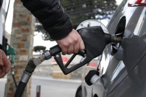 “De no existir el impuesto específico a los combustibles,  la gasolina 93 octanos costaría $ 383 el litro”