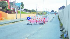 Carrera contra el tiempo para terminar trabajos de reparación de pavimentos