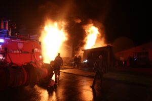Pareja de adultos mayores falleció en medio de voraz incendio en pleno centro de Punta Arenas