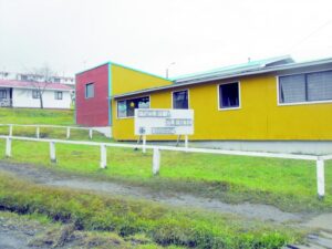 Setenta alumnos quedan sin clases tras cierre de Escuela de Puerto Harris