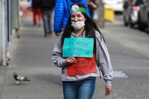 Estudiantes de la UMAG le  doblaron la mano a rectoría  y prolongaron mechoneos
