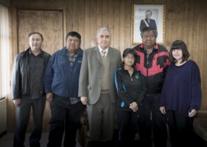 Descendientes yaganes podrán escribir y guardar sus relatos en computadores donados por la UMAG