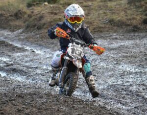 Camilo Gómez Cáceres: a sus siete años  se proyecta como un grande de las motos