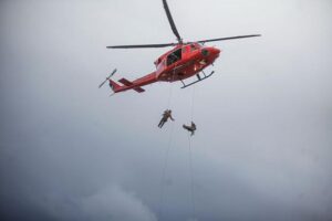 Un millar de personas disfrutó de  la presentación de la Fuerza Aérea