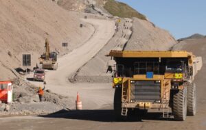 Chile sale del top ten de las mejores zonas del mundo para la inversión en minería