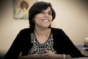 Académica se graduó de doctora con investigación sobre el calafate