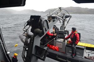 Armada evacua a turista con problema de salud