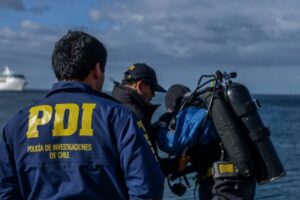 Equipo especial de la PDI comenzó búsqueda de trabajador en aguas del Estrecho de Magallanes