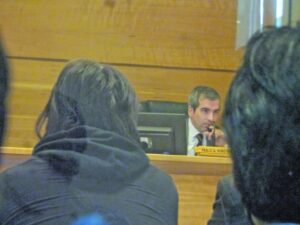 Por agredir a familiares con cuchillo fue formalizado el detenido en final del fútbol