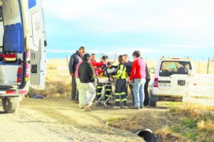 Joven grave tras volcar  en Puerto Natales