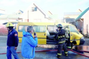 Problema mecánico provocó incendio  en bus de transporte escolar
