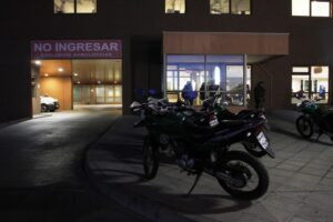 Joven fue asaltado mientras esperaba  locomoción para irse a su casa