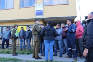 Pescadores artesanales se toman oficinas de Sernapesca