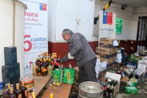 Eliminan más de 5.000 litros de  alcohol decomisado por Carabineros