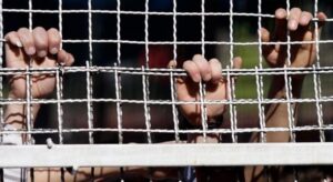 Video muestra “castigo” a reos imputados por violación en cárcel de Puerto Aysén