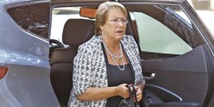 Archipiélago de Juan Fernández declara  “persona non grata” a la Presidenta Bachelet