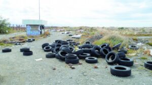 Terrenos de ex chipera: la peor postal  está a la entrada de Punta Arenas