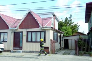 Moradores lograr sofocar fuego  en vivienda de pasaje Hudson