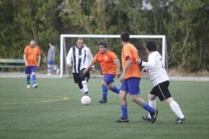 Ardua lucha por los primeros lugares en el futbolito sénior