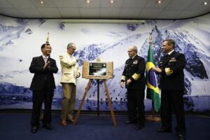 Brasil pone “primera piedra” para reconstrucción de base antártica